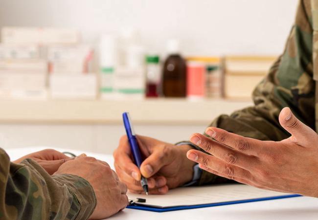 Alistamento militar atrapalha emprego ou pode fortalecer seu currículo? Guia financeiro para quem vai servir