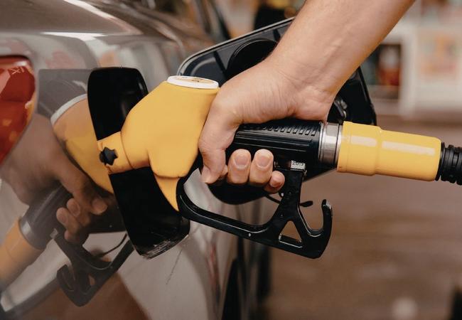 Combustível: Vai viajar? Descubra como economizar na estrada