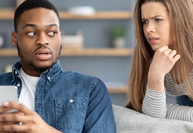 Como saber se fui vítima de infidelidade financeira?