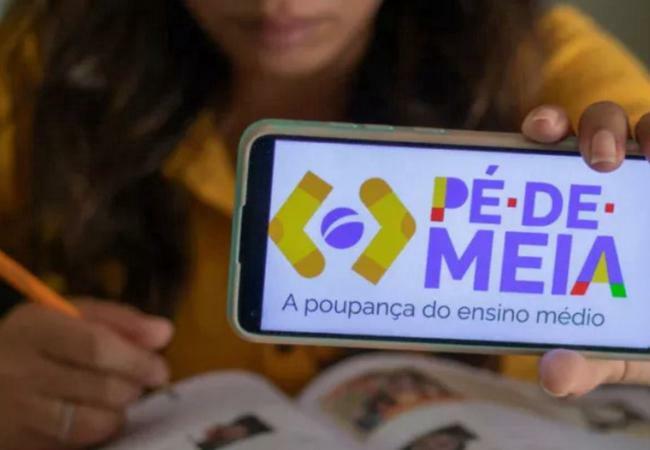 Pagamentos Pé-de-Meia: como usar o incentivo do governo para aprender educação financeira desde cedo