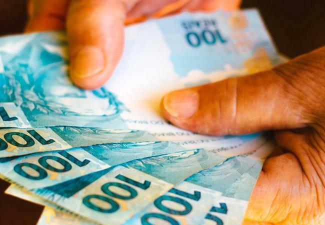 Salário Mínimo 2026: impactos no emprego, benefícios e contas do dia a dia