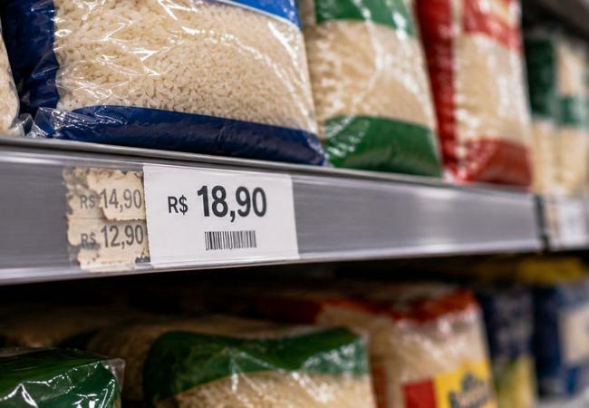 Inflação caiu, mas os preços continuam altos? Entenda o que acontece com seu bolso